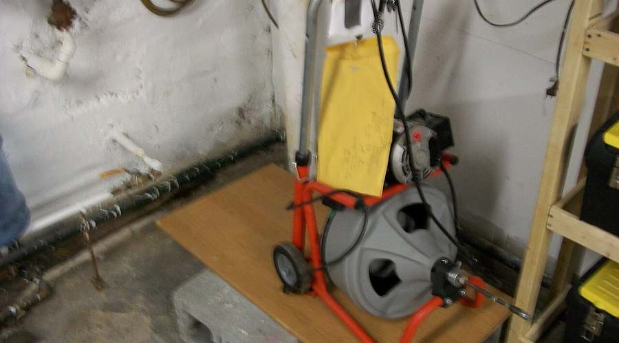 7 Warning Signs of a Sewer Line Problem in Your Houston Home